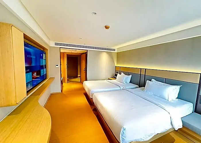 Oriental Hotel 5*